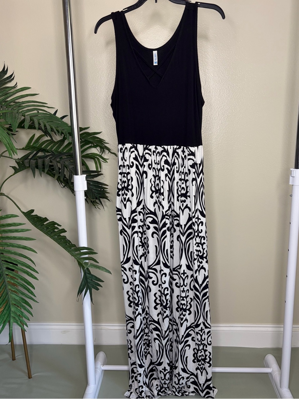 Lilbetter Black White Maxi Dress Sleeveless Flowy Comfortable Casual